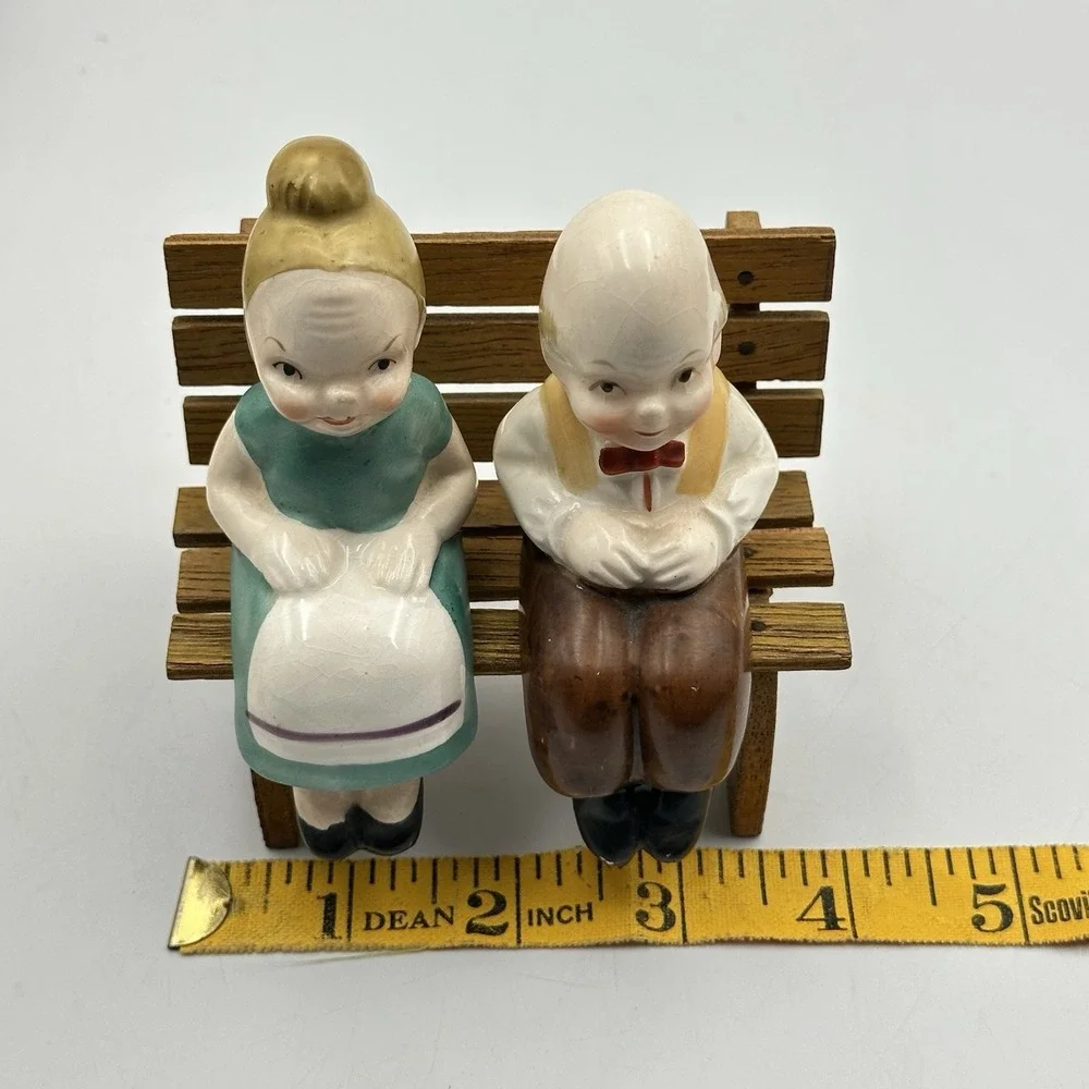 Vintage‎ Japan Couple Sitting on Bench Salt & Pepper Shakers Grandparents